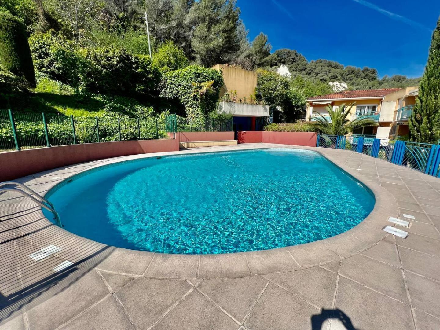 Quiet Studio Swimming Pool Roquebrune Exterior photo